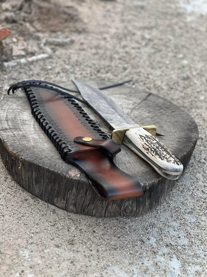 Deluxe Dundee Hunting Knife with Full Tang Damascus Steel Blade and Antler Horn Handle