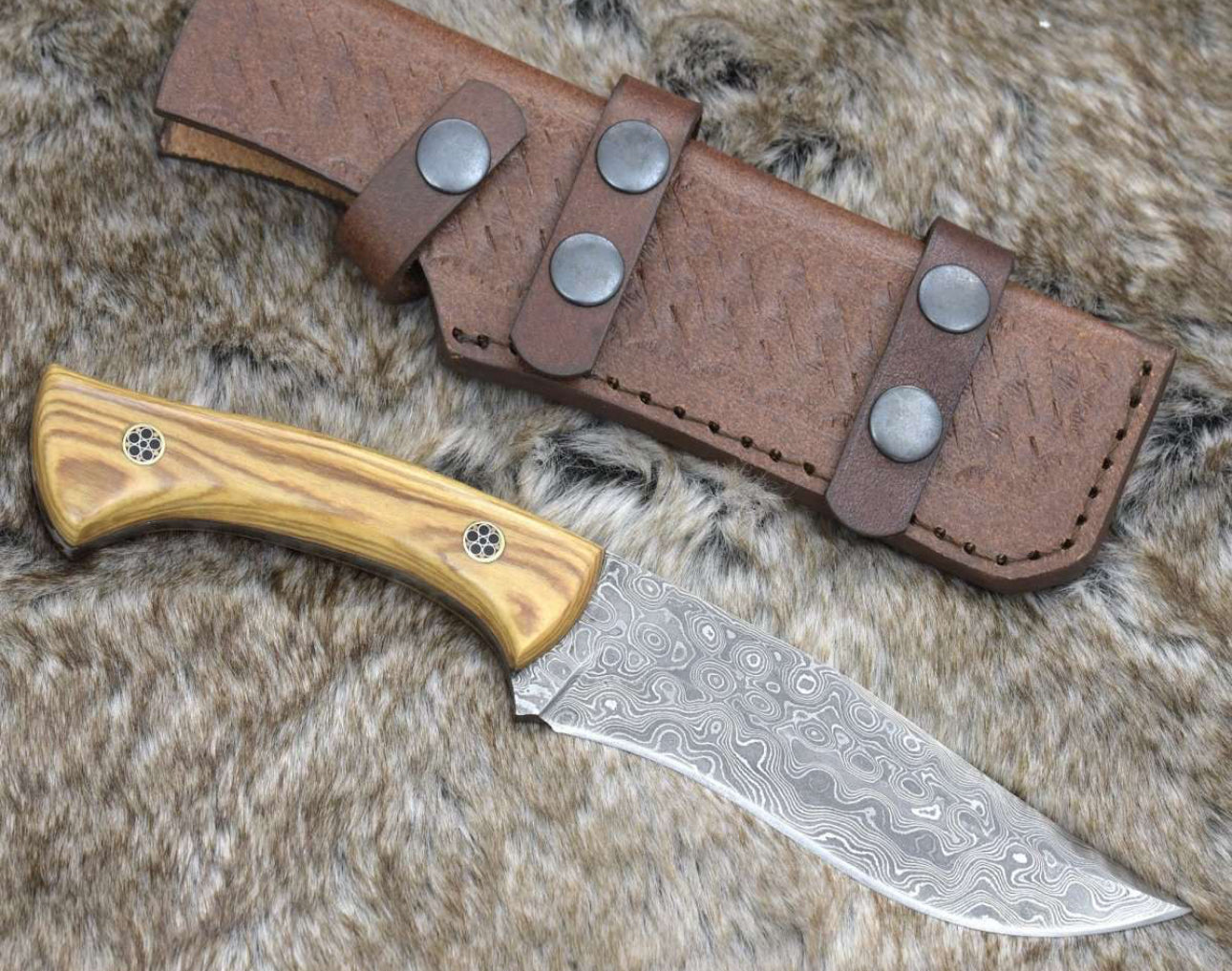 DAMASCUS Hunting KNIFE WITH EXOTIC OLIVE WOOD HANDL