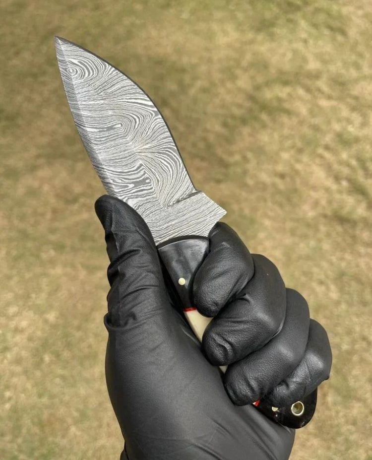 Handmade Damascus Steel Hunting Knife