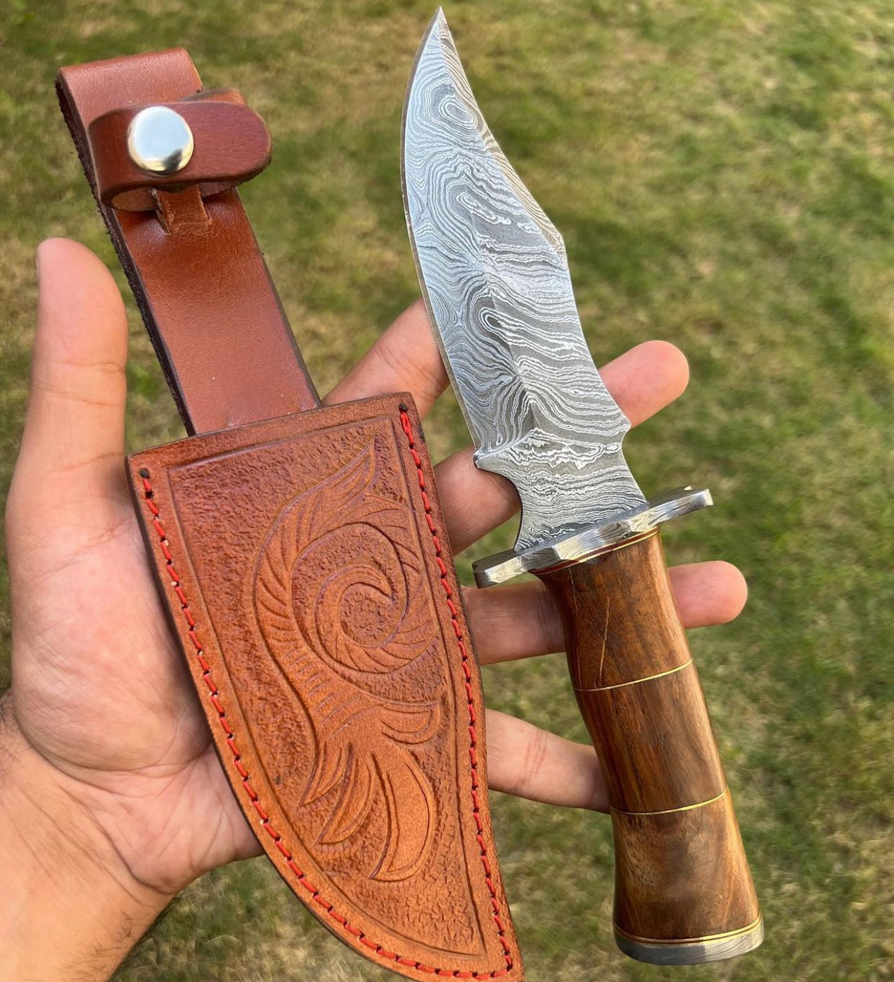 Exquisite Custom Handmade Damascus Hunting Knife | Stained Rose Wood Handle | 10 Inches | Leather Sheath |