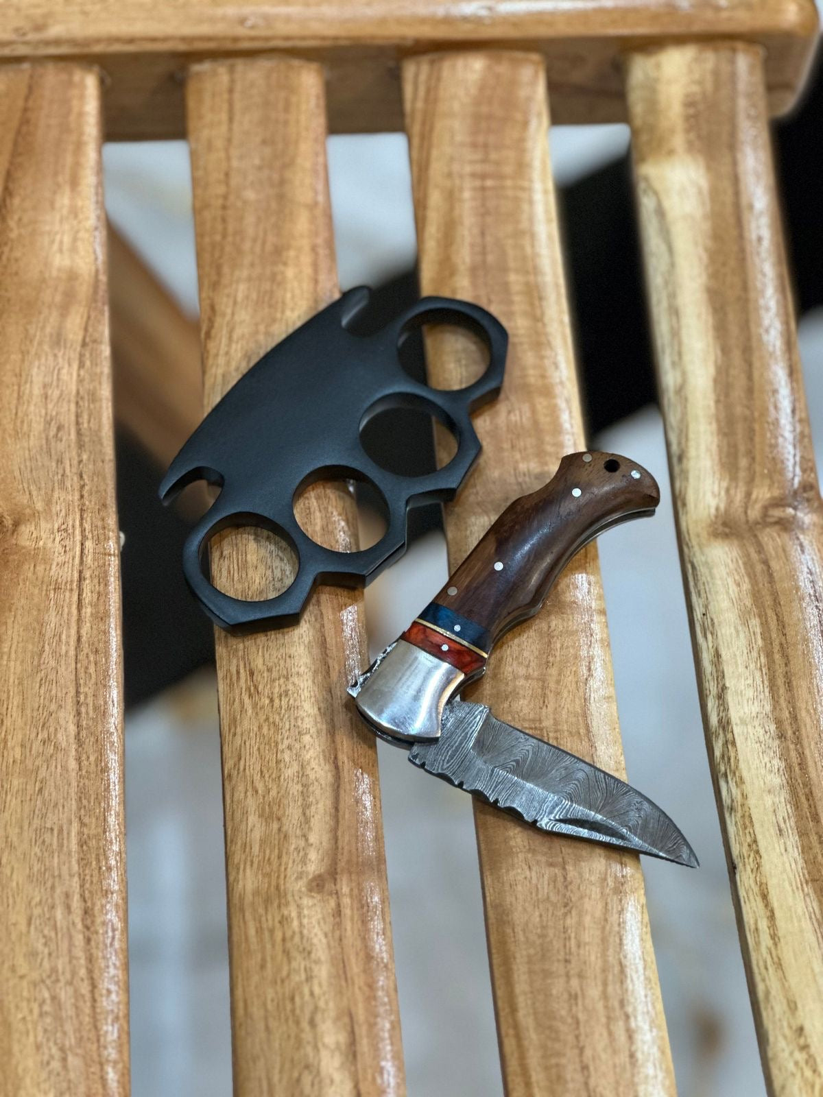 Handmade knuckles with Pocket folding knife Deal