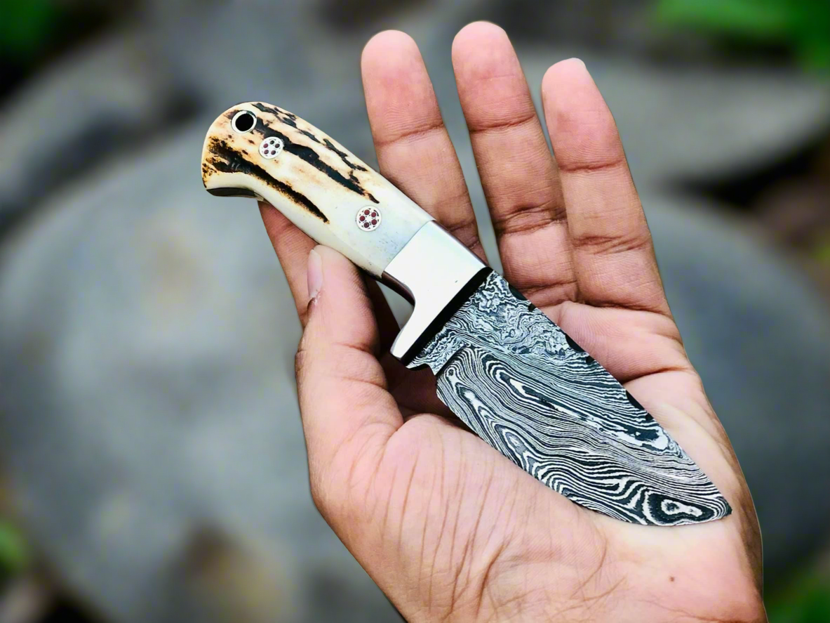 Full Tang Custom Handmade Damascus Steel Hunting knife