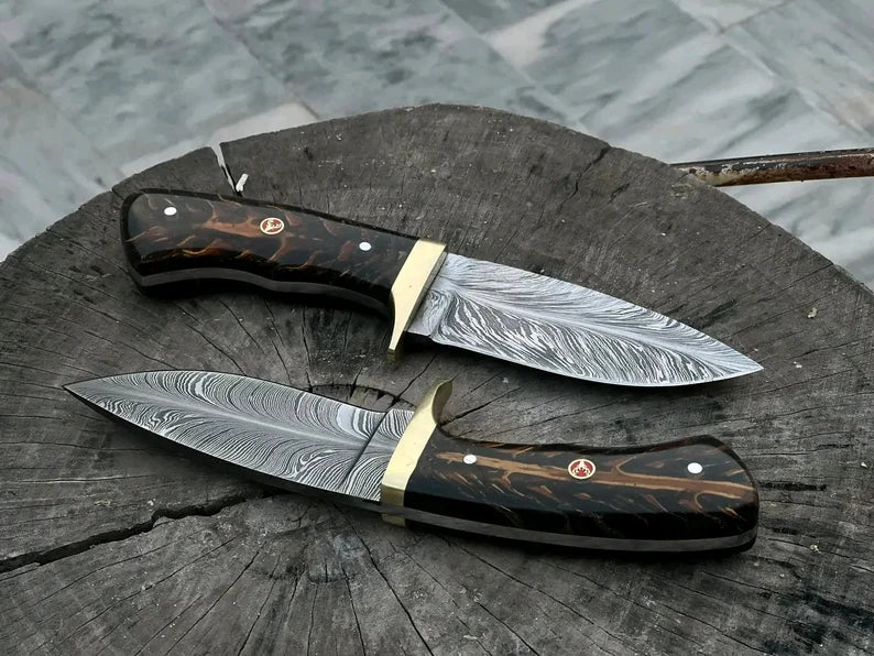 Pair of custom handmade damascus steel feather pattern hunting knives With leather sheath