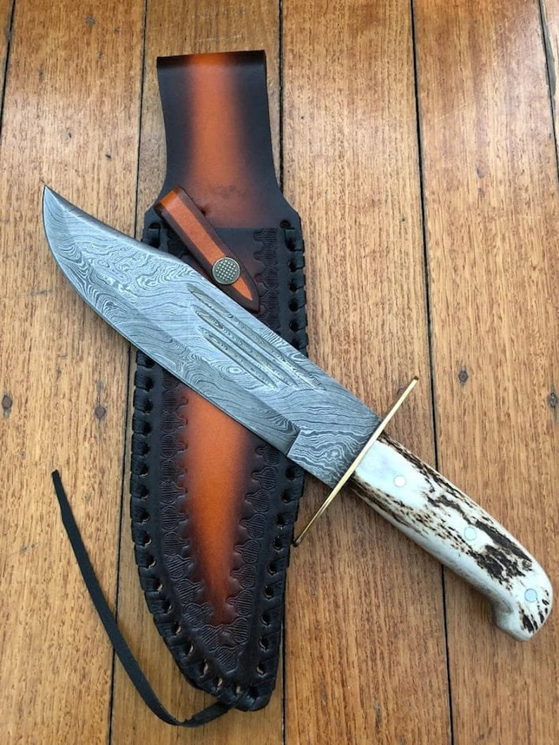 Deluxe Dundee Hunting Knife with Full Tang Damascus Steel Blade and Antler Horn Handle