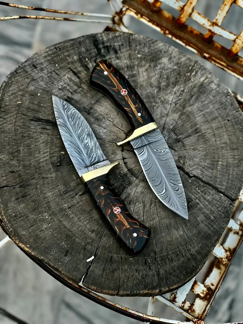 Pair of custom handmade damascus steel feather pattern hunting knives With leather sheath