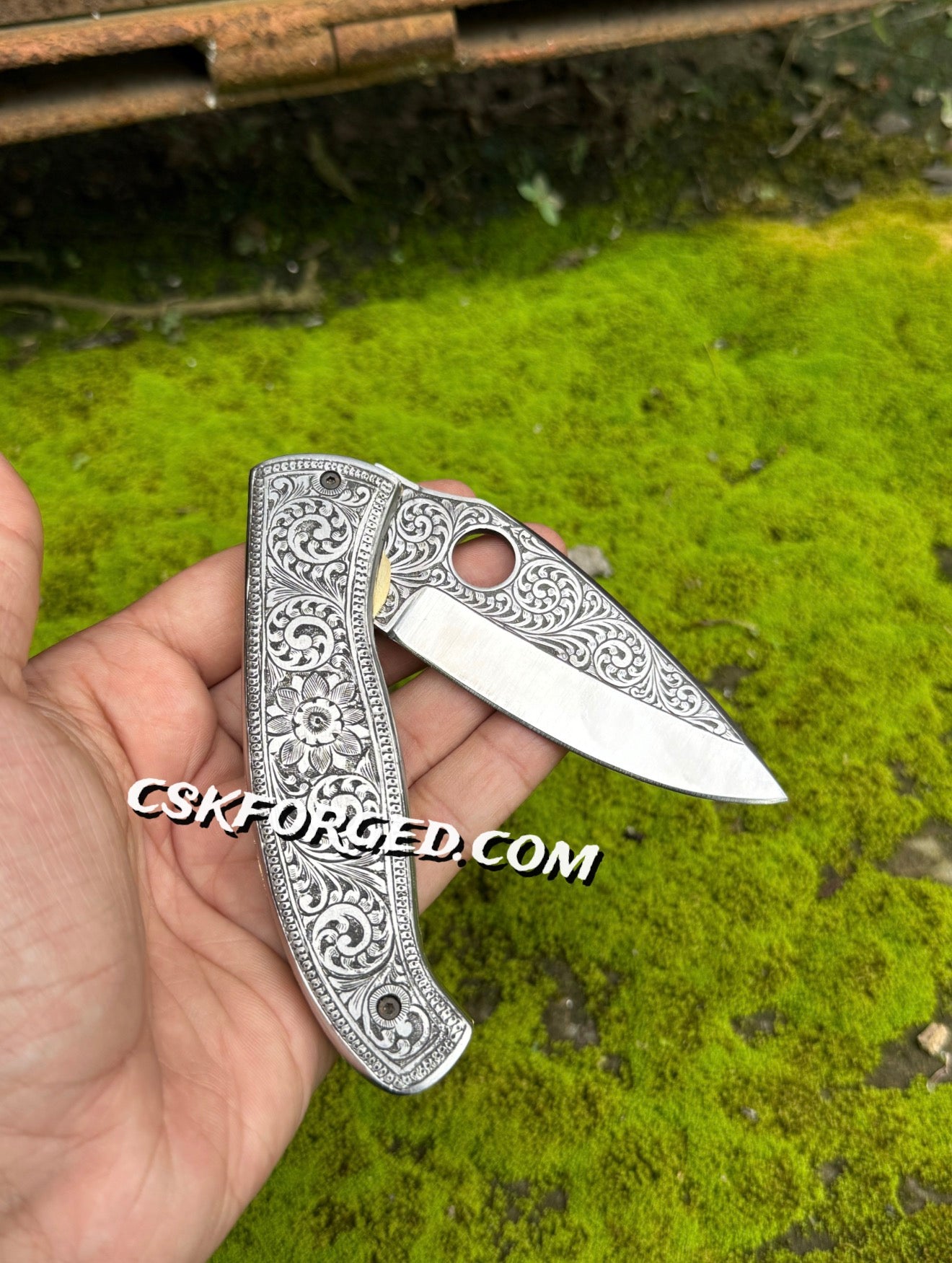 Hand-Engraved Pocket Knife With Leather Pouch
