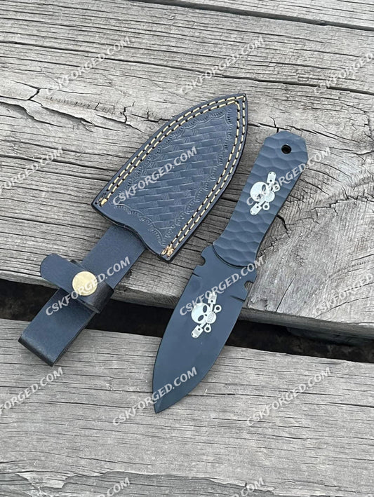 Custom made Black Knife With Pouch