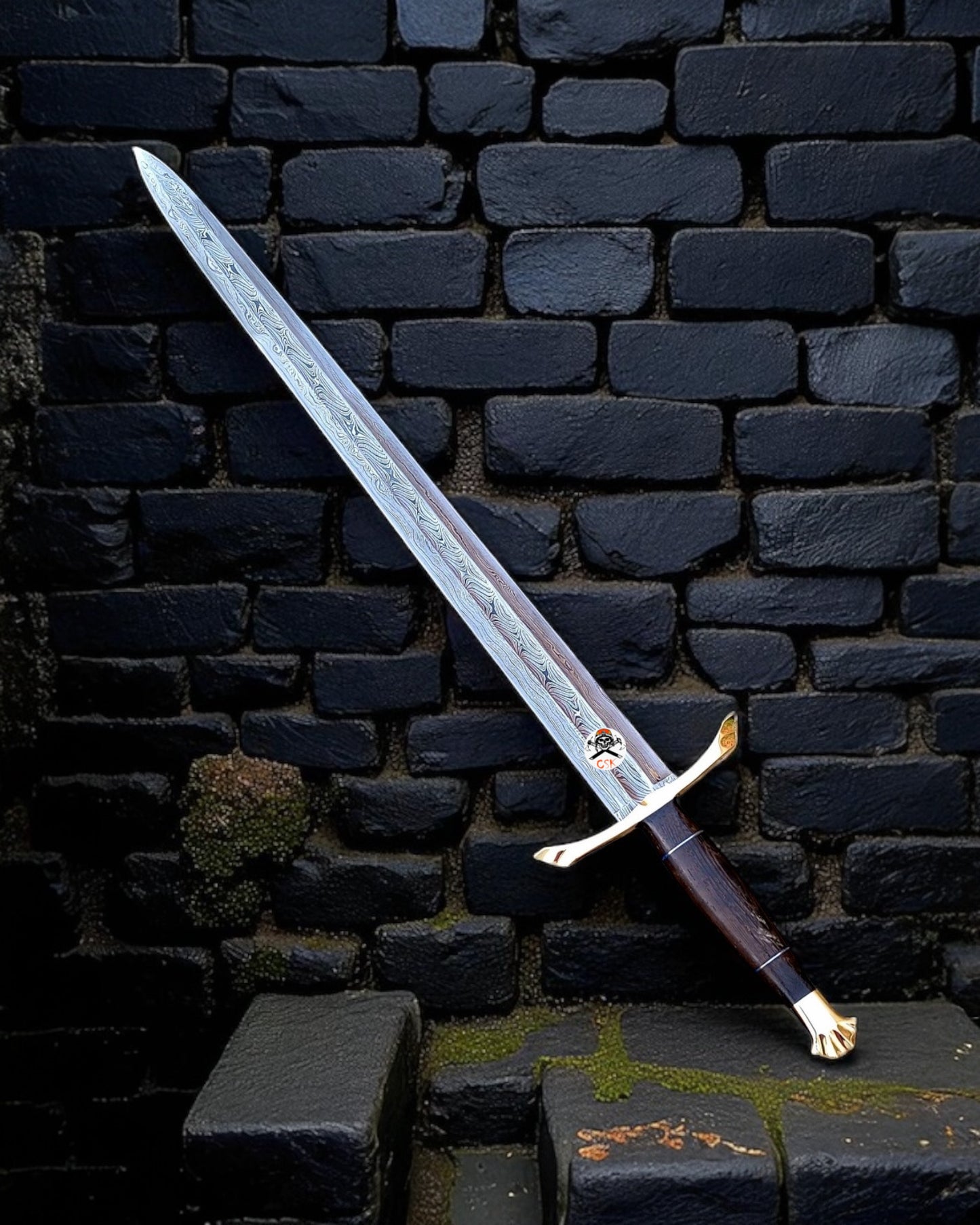 Obsidian Vow – Damascus Steel Warrior Sword with Brass Guard & Wooden Grip