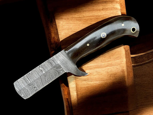 Best Bull Cutter Knife - Handmade Damascus Steel Blade