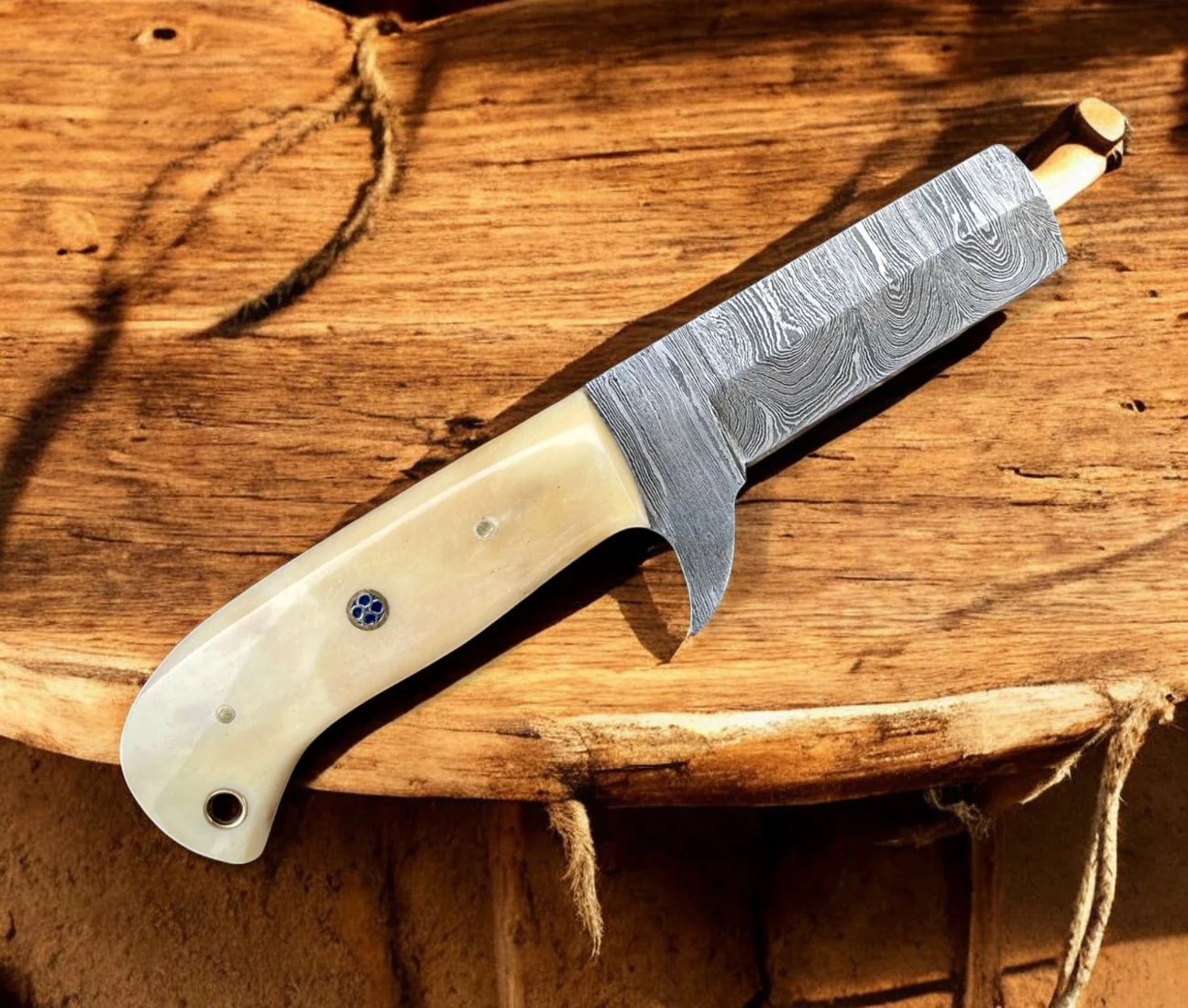 Best Bull Cutter Knife - Handmade Damascus Steel Blade