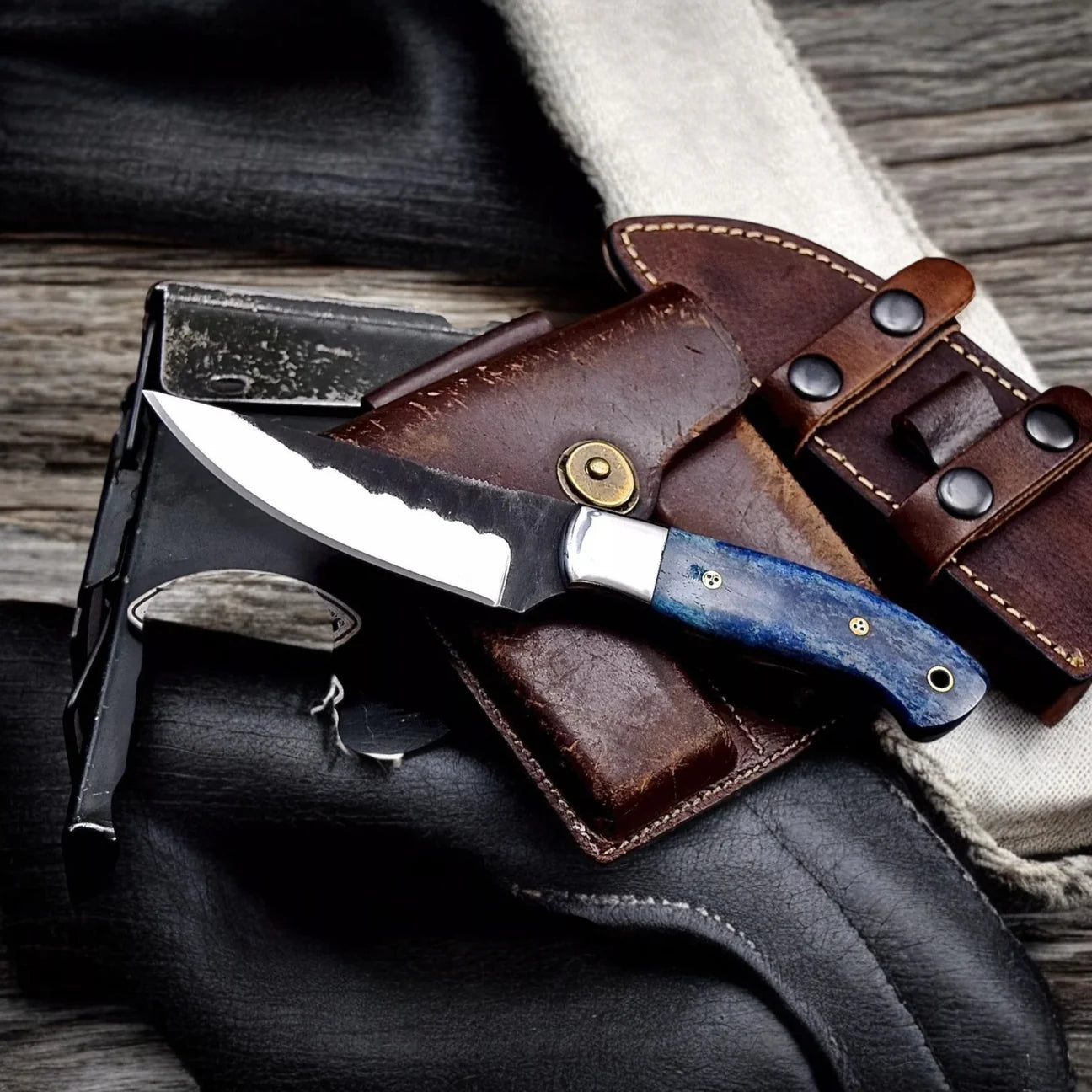 Fixed Blade Hunting Knife With Camel Bone Handle