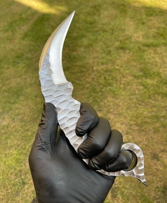 Hand Forged Integral D2 steel karambit knife