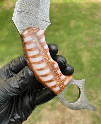 Handmade Damascus karambit knife