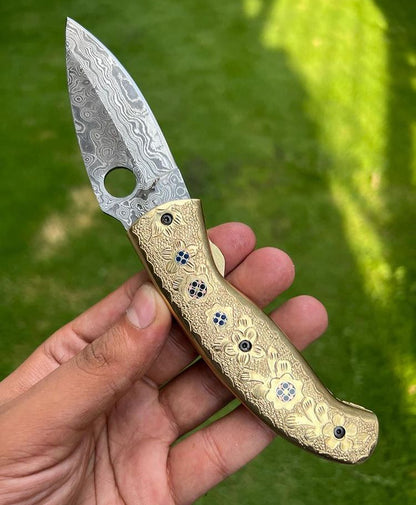 DAMASCUS STEEL FOLDING POCKET KNIFE WITH ENGRAVED BRASS HANDLE 8" CUSTOM KNIVES