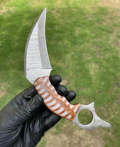 Handmade Damascus karambit knife