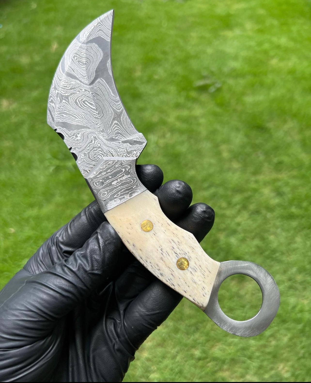 Handmade Damascus karambit knife