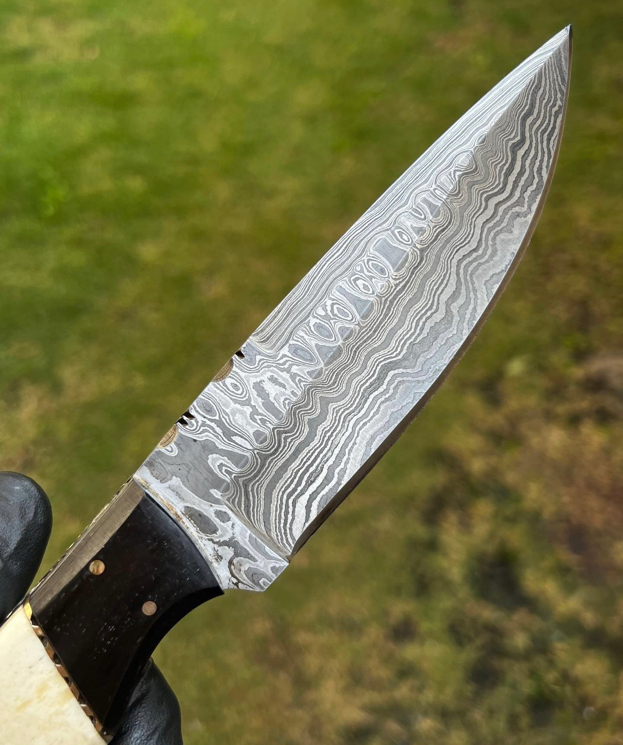 Damascus Steel Hunting Knife