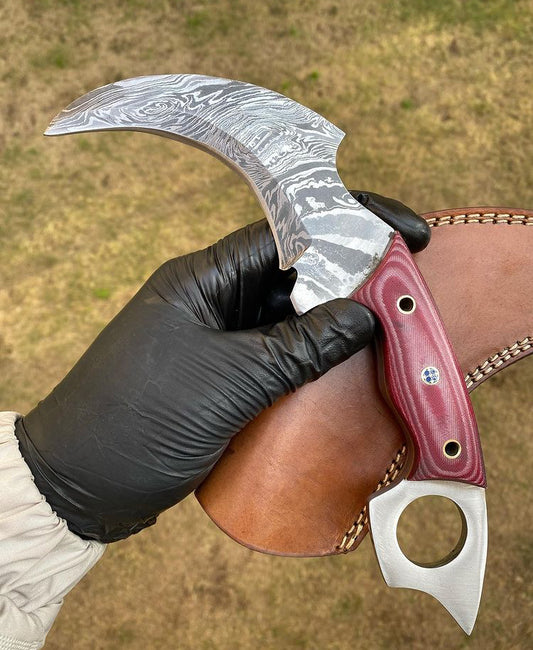 Handmade Damascus steel karambit knife