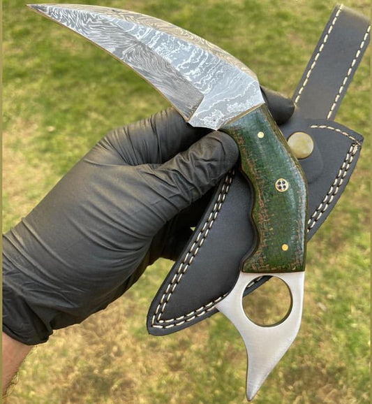 Handmade Damascus steel karambit knife