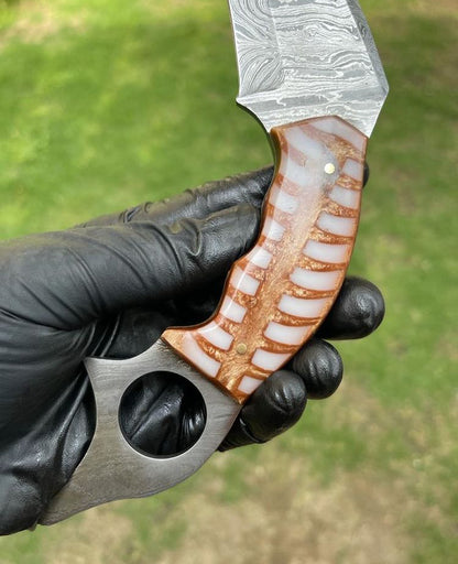 Handmade Damascus karambit knife