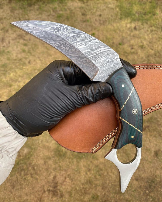 Handmade Damascus steel karambit knife